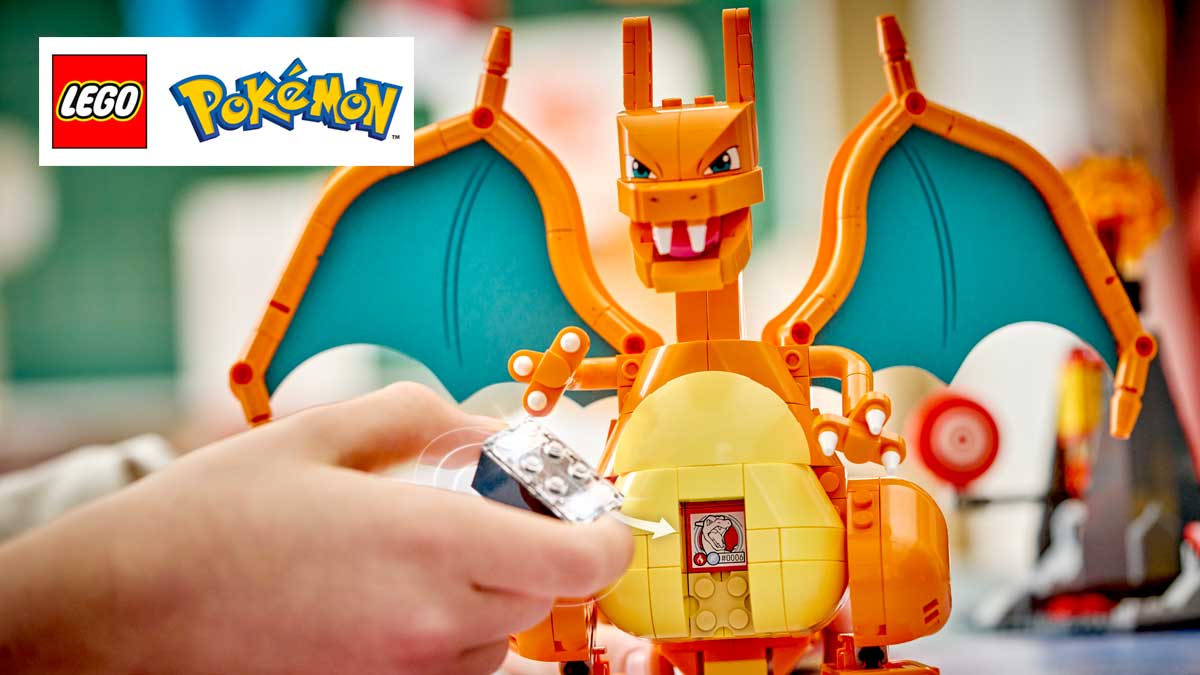 LEGO Charizard Vs Jolteon SMART PLAY